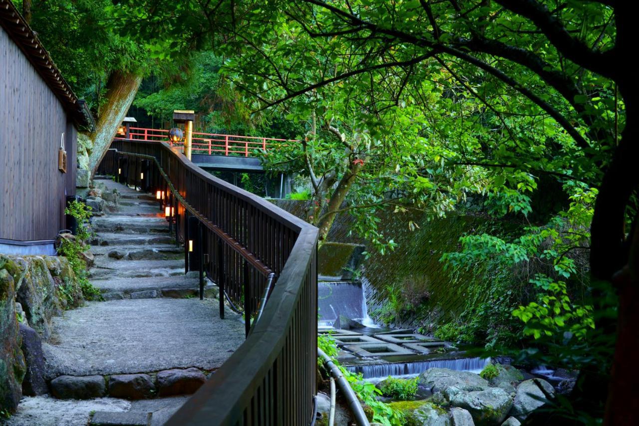 Beppu Showaen Екстериор снимка